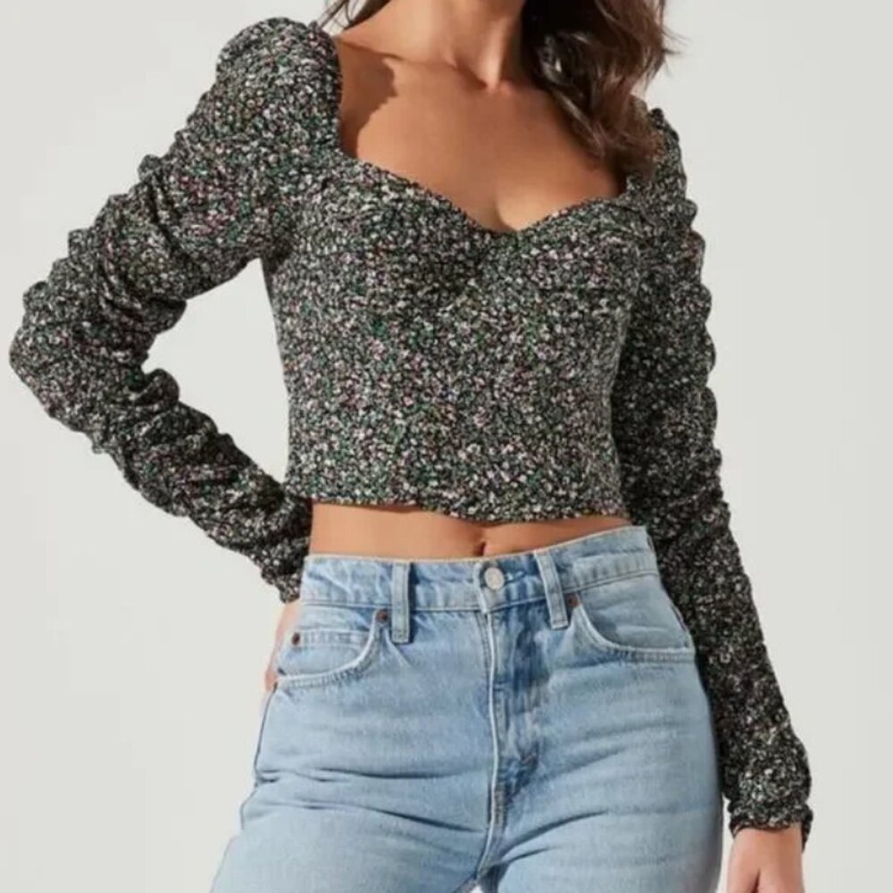 ASTR The Label * Livie Ditsy Floral Ruched Smocked Sleeve Top Sweetheart Neck
